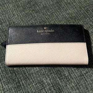 Kate Spade wallet, great condition.